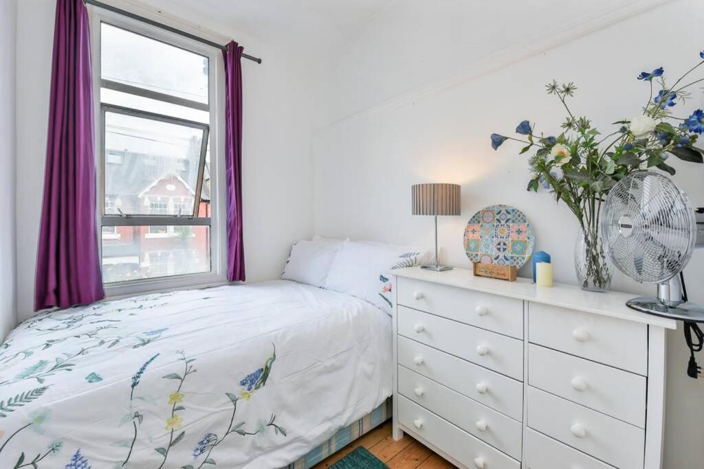 Groves 4 Bedroom, Shepherds Bush Londres Extérieur photo