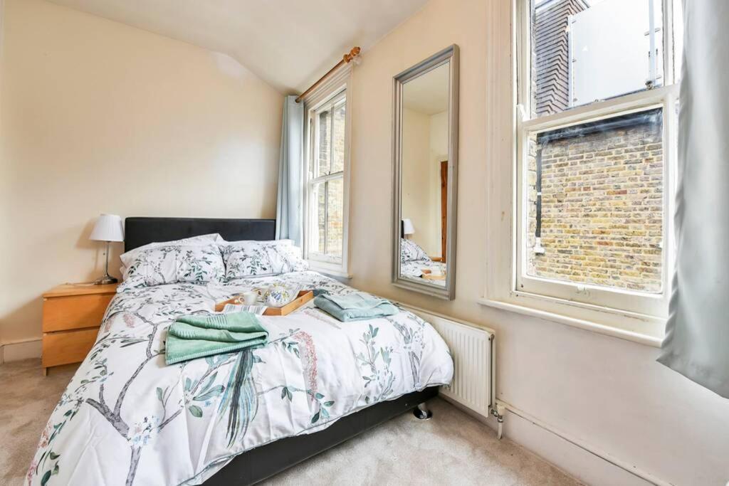 Groves 4 Bedroom, Shepherds Bush Londres Extérieur photo