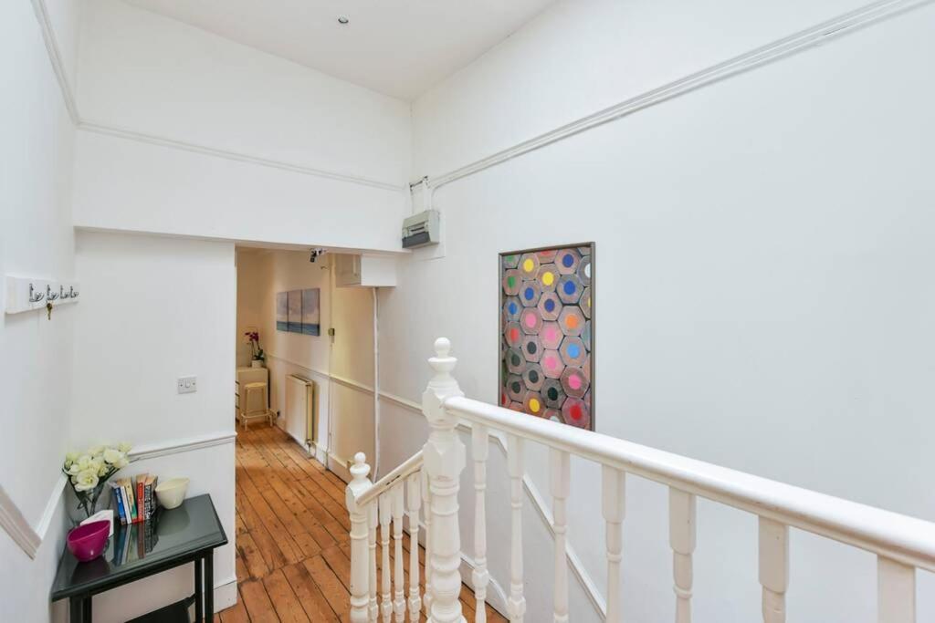 Groves 4 Bedroom, Shepherds Bush Londres Extérieur photo