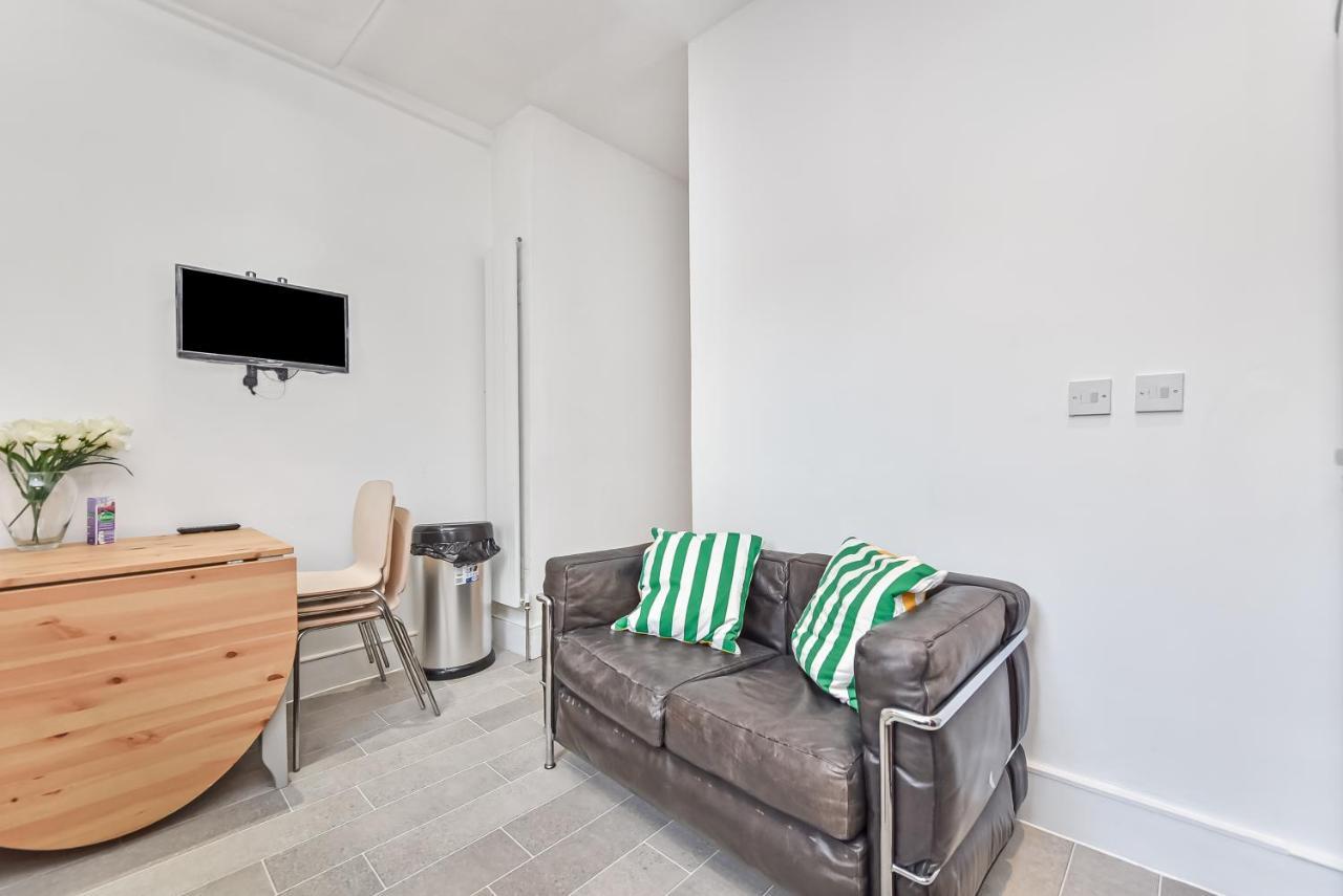 Groves 4 Bedroom, Shepherds Bush Londres Extérieur photo