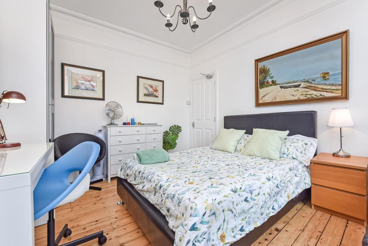 Groves 4 Bedroom, Shepherds Bush Londres Extérieur photo
