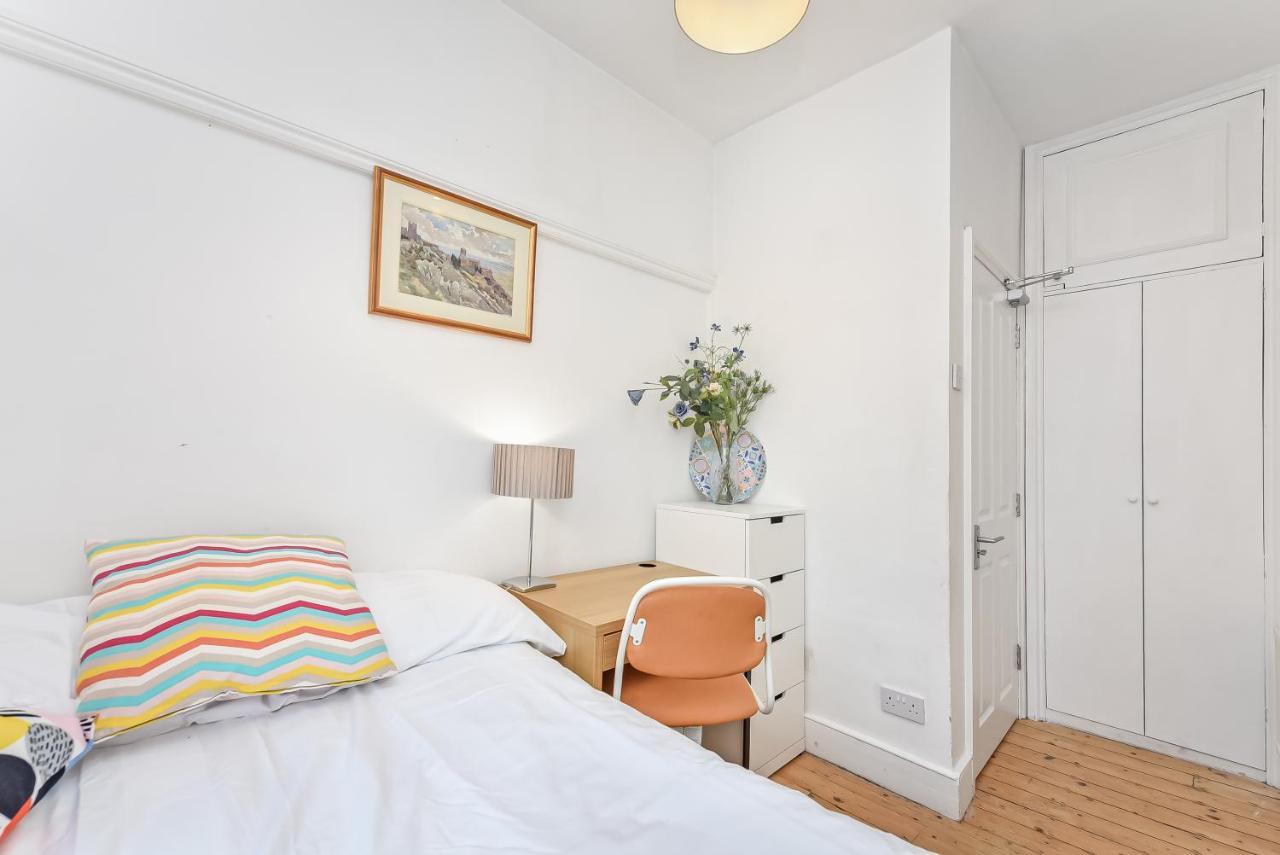 Groves 4 Bedroom, Shepherds Bush Londres Extérieur photo
